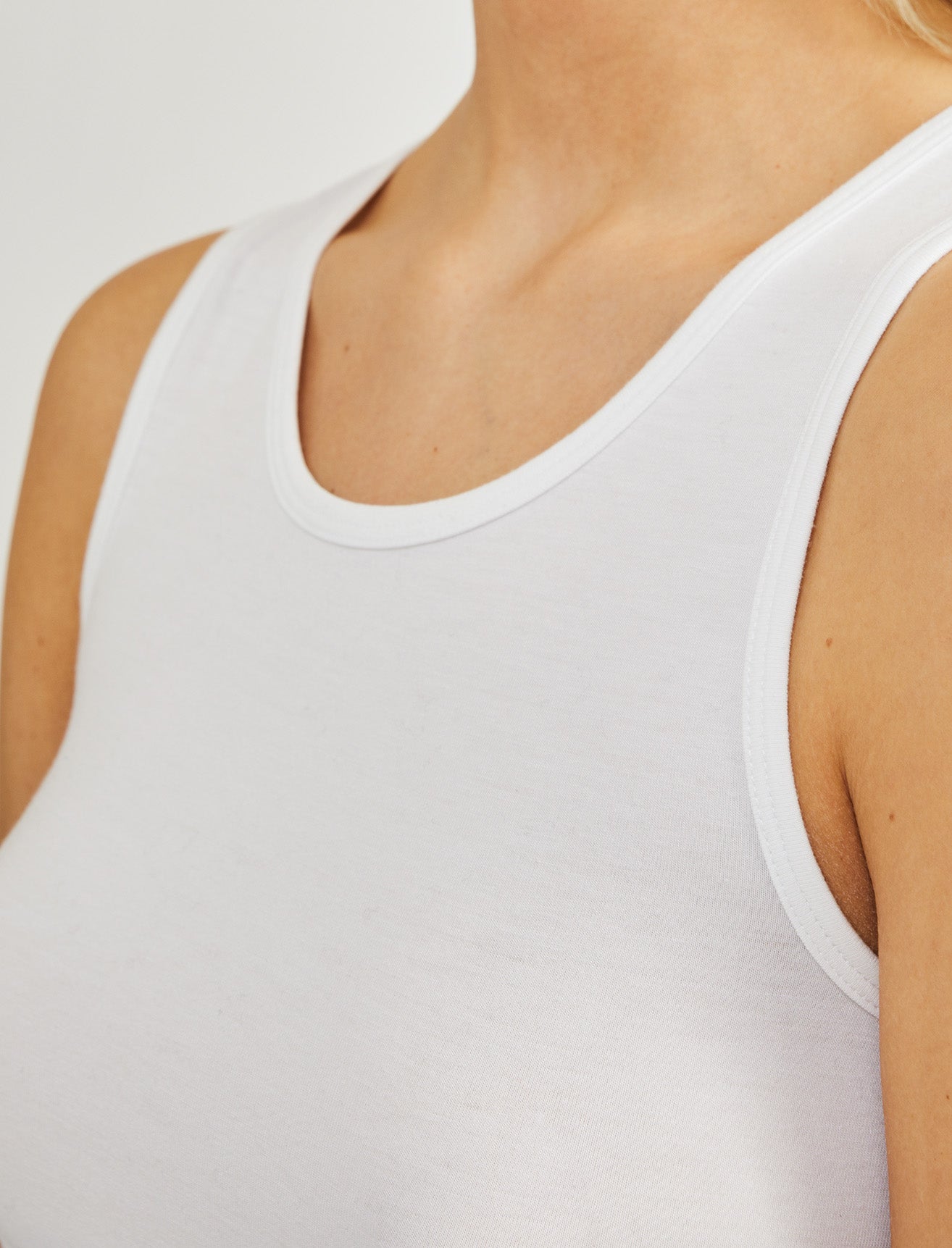 MOVESGOOD Britty Top - White