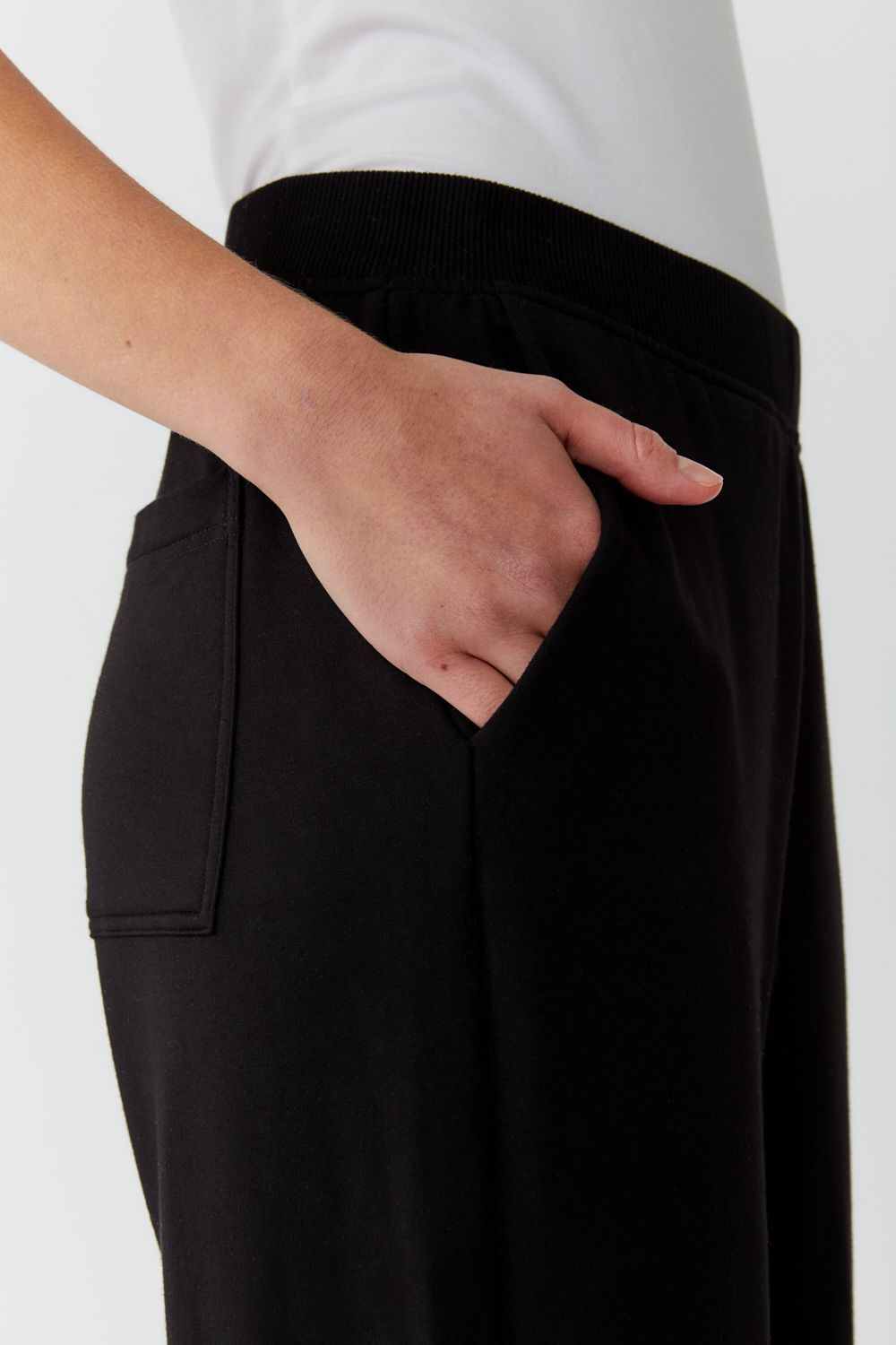 MOVESGOOD - Happy Trousers - 99,99€-70%= 30,00€